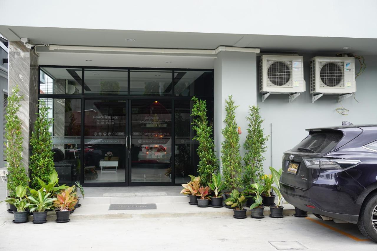 B-Black Hotel Chonburi Exterior photo